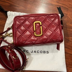 New without tags Marc Jacobs Quilted Softshot Wine Color Crossbody